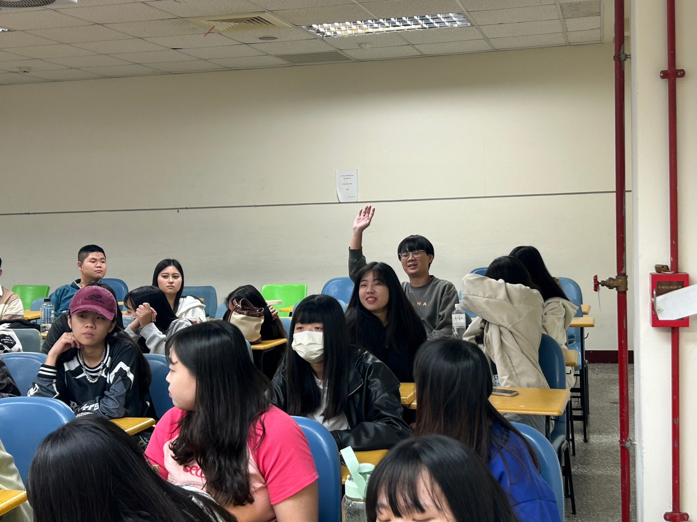 資傳系學生向導演討教企劃書寫重點